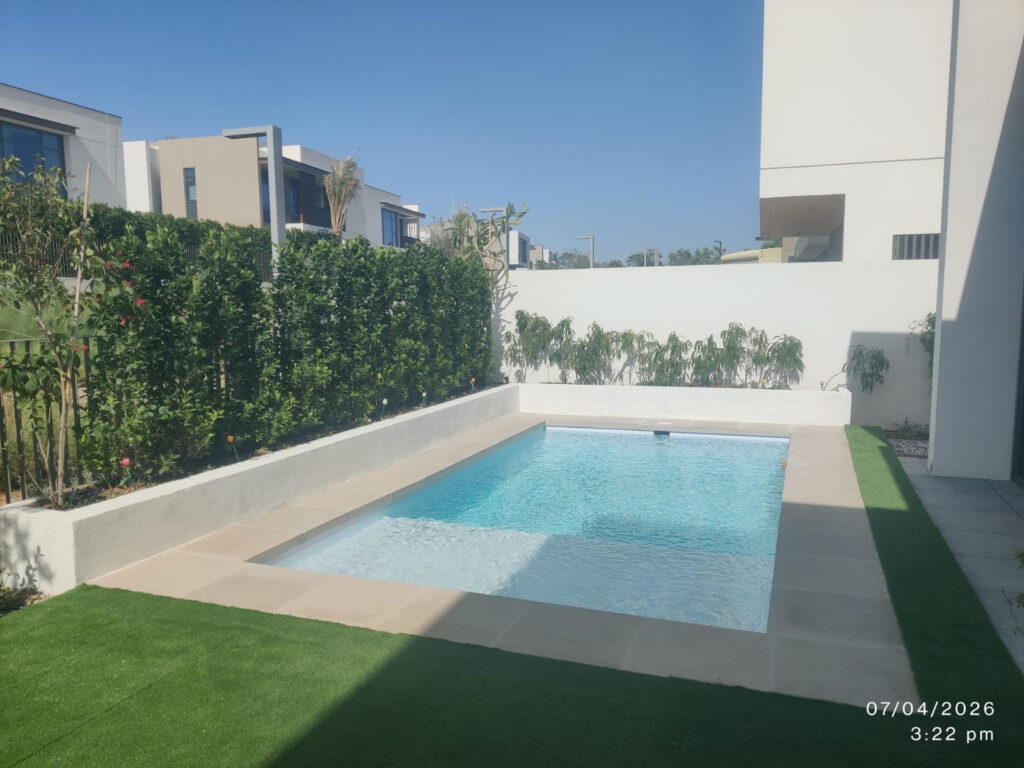 swimming pool contractors Dubai
